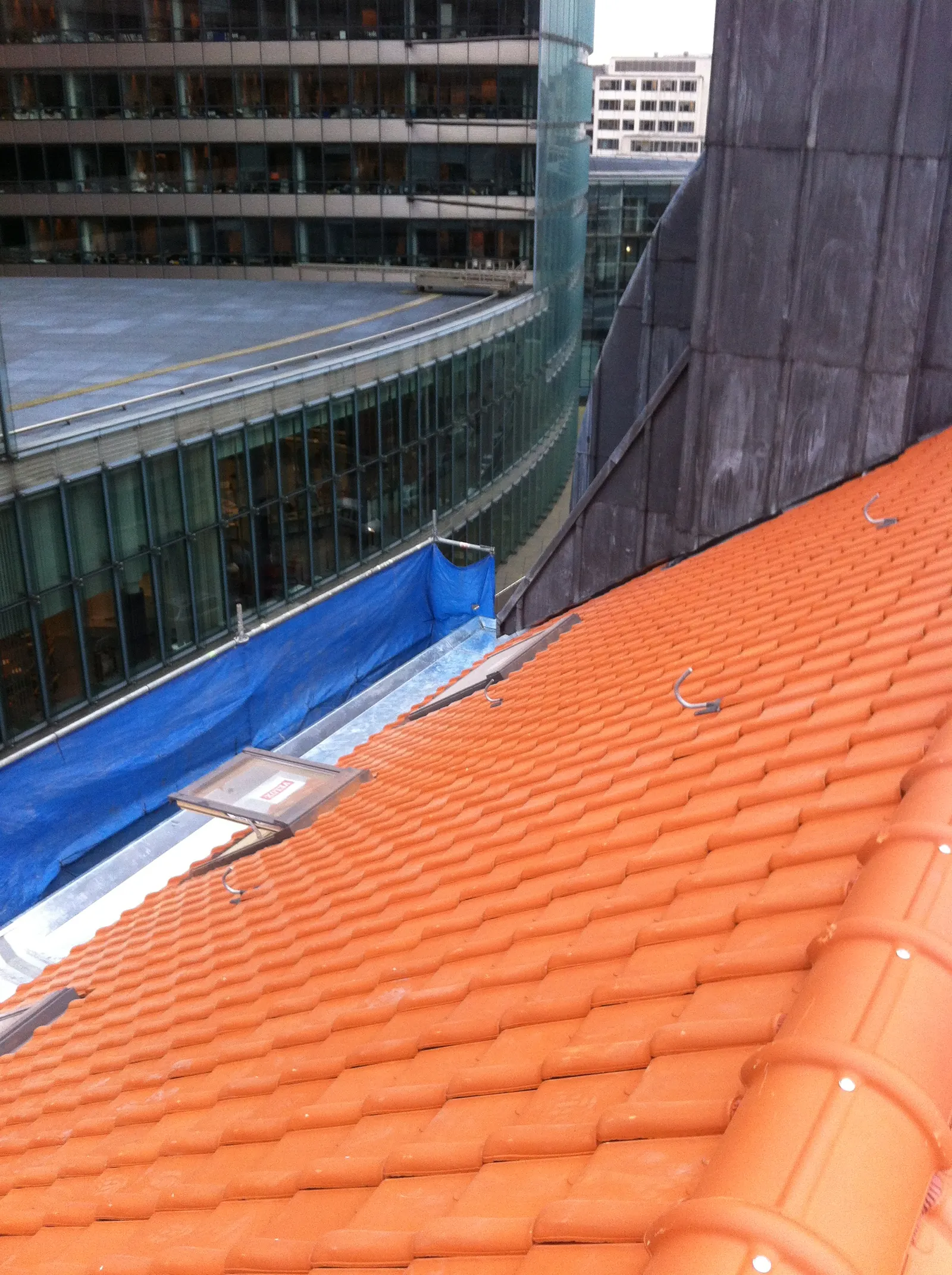 Toiture en tuiles neuves en plein centre de Bruxelles